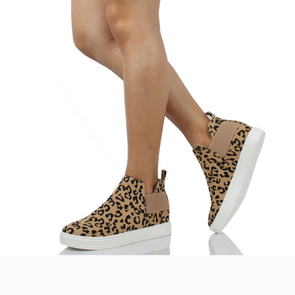 Soda Diana-G Tan and Black Leopard Print Slide On Sneakers Size 7.5